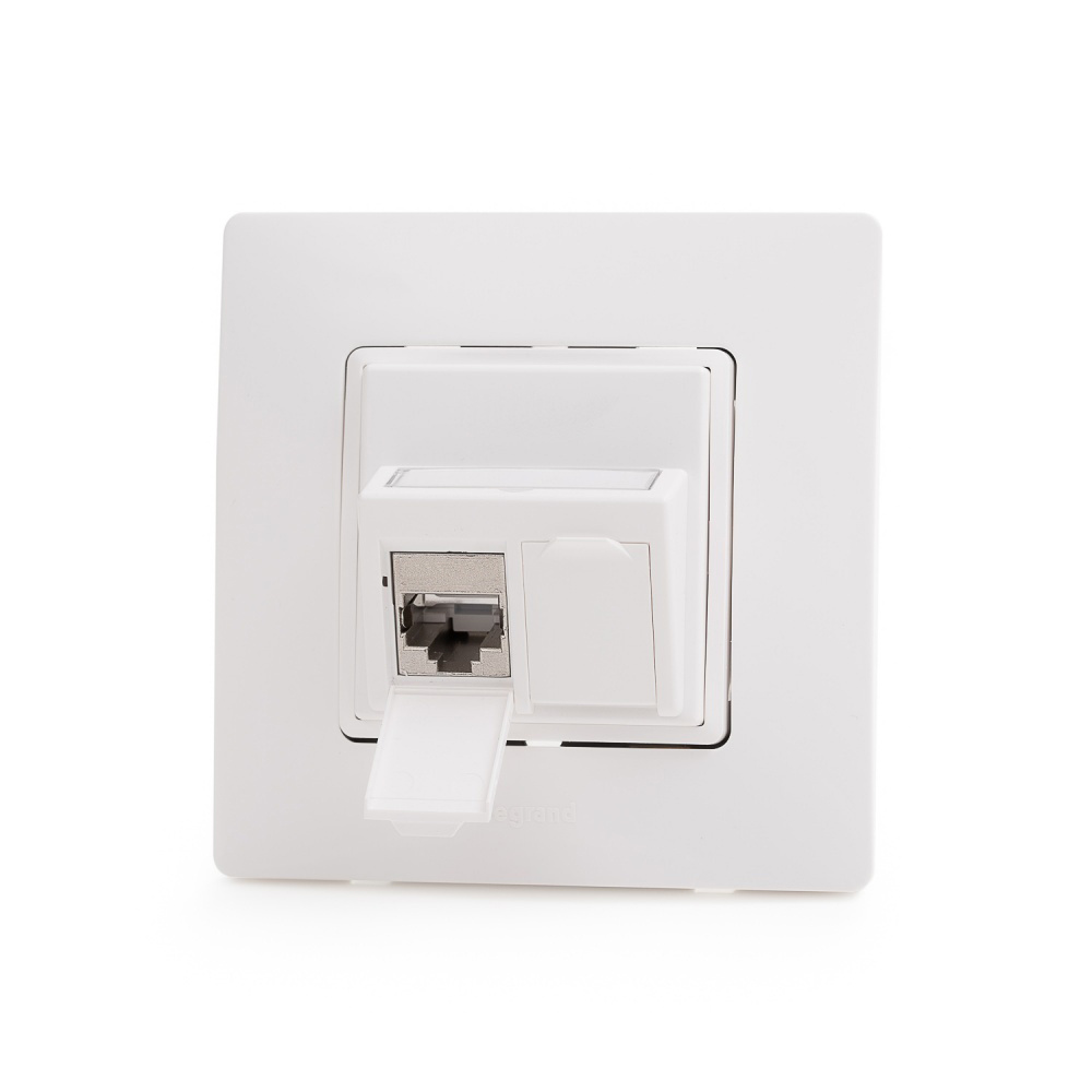 Legrand&reg;&nbsp;NiloeTM&nbsp;compatible outlet module, Category 6, 2xRJ45/s, keystones included